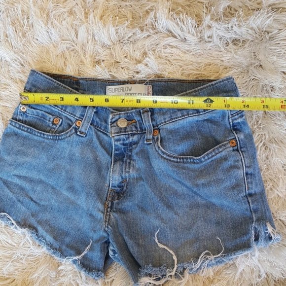 Women's Vintage Levi's 518 Cut Off Shorts Slouch Size Small - Picture 5 of 6